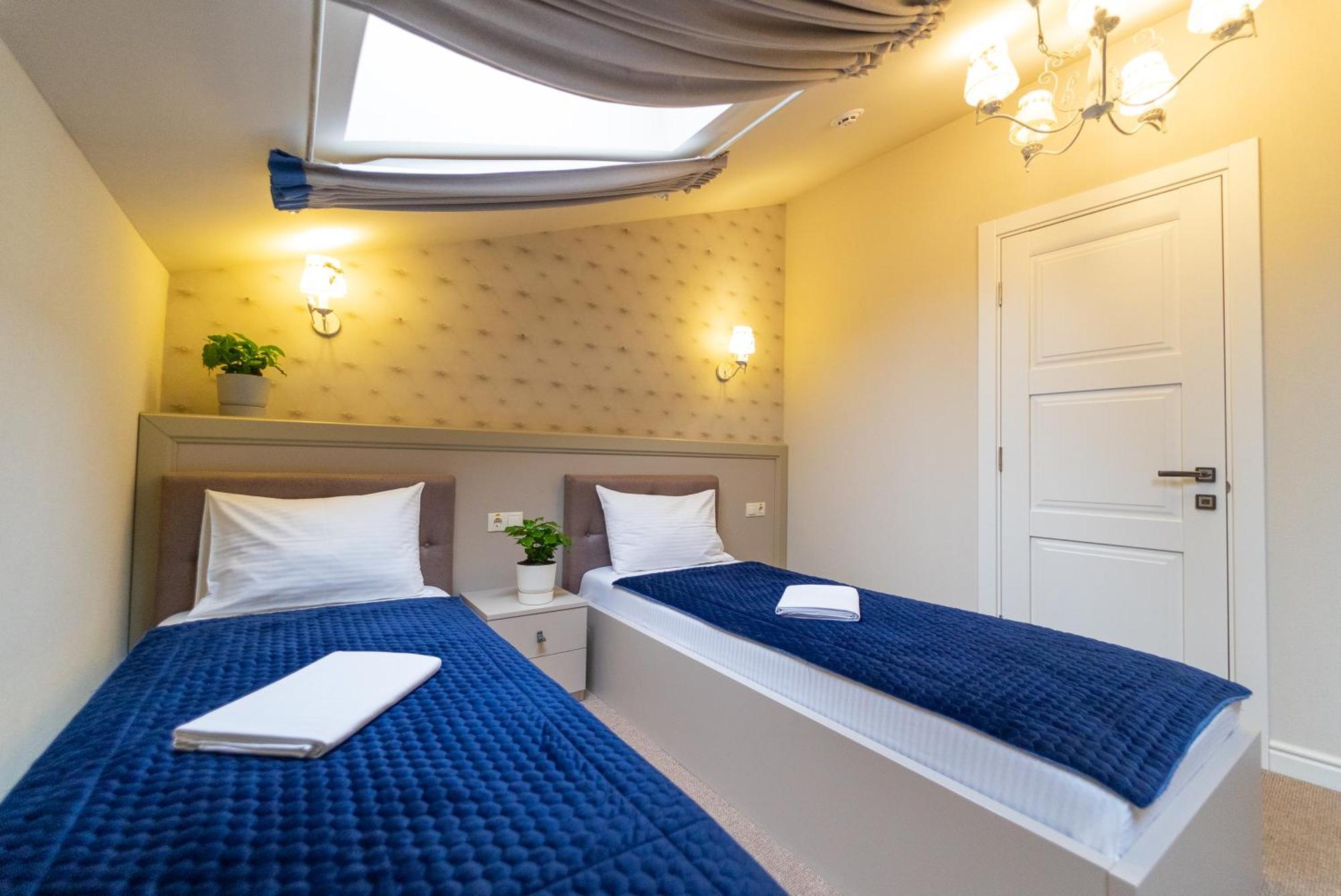 Maner Hotel Odessa Eksteriør billede