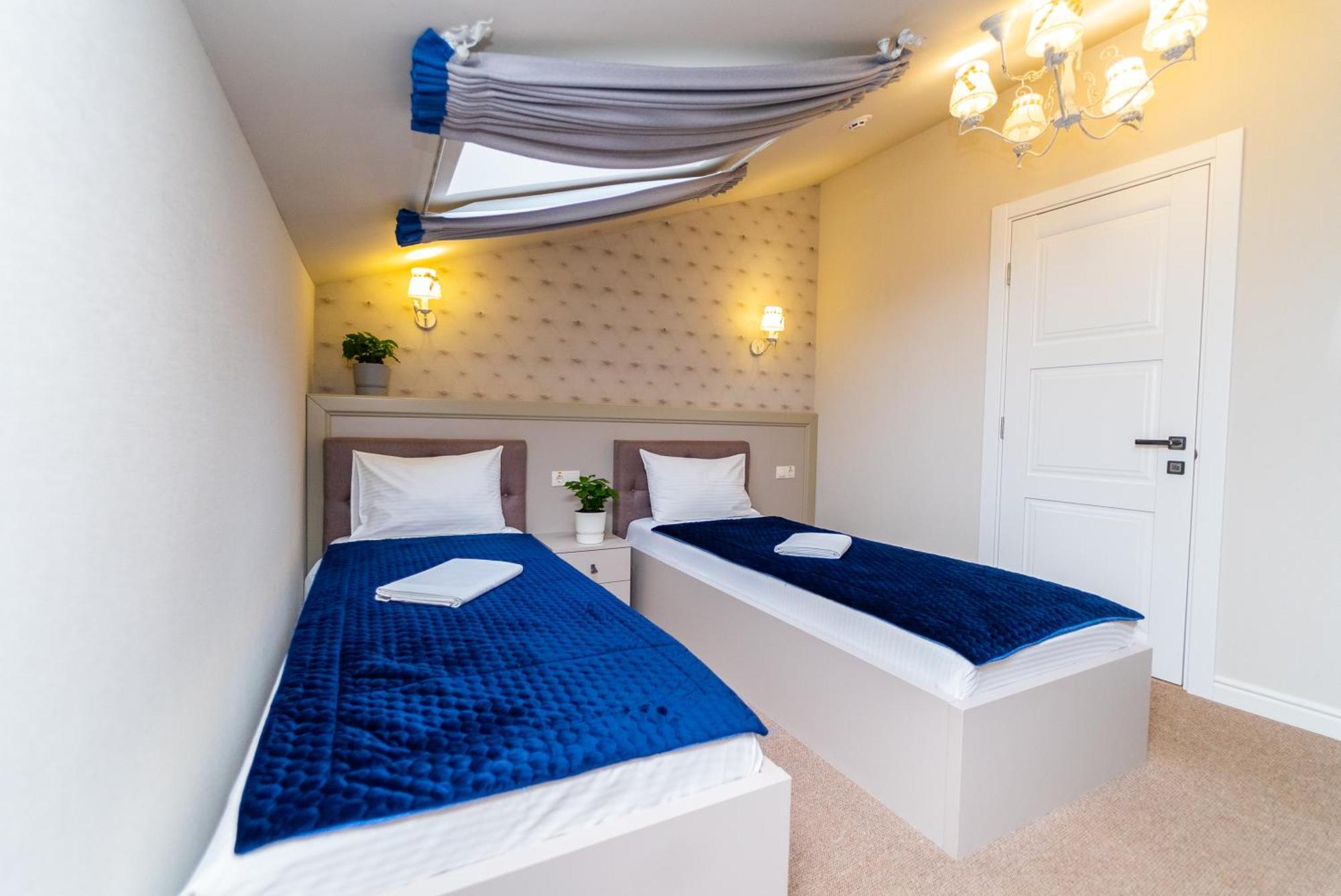 Maner Hotel Odessa Eksteriør billede