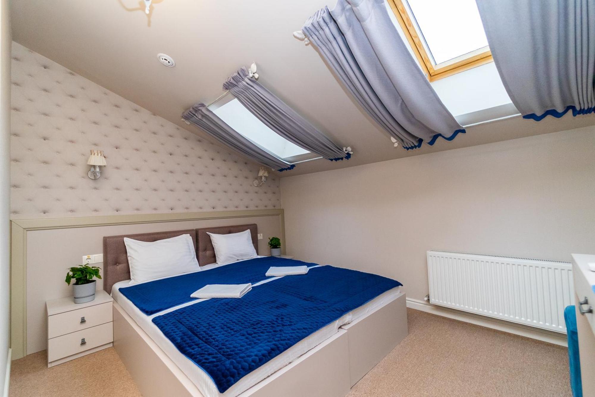 Maner Hotel Odessa Eksteriør billede