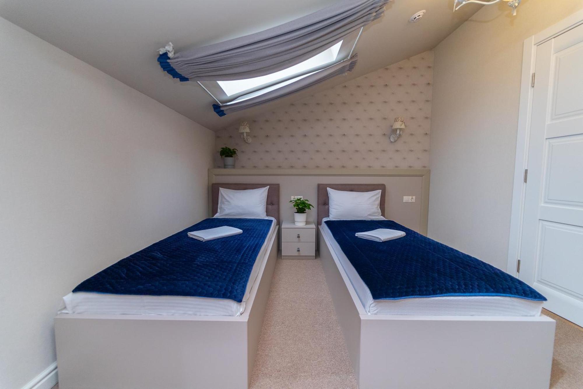 Maner Hotel Odessa Eksteriør billede