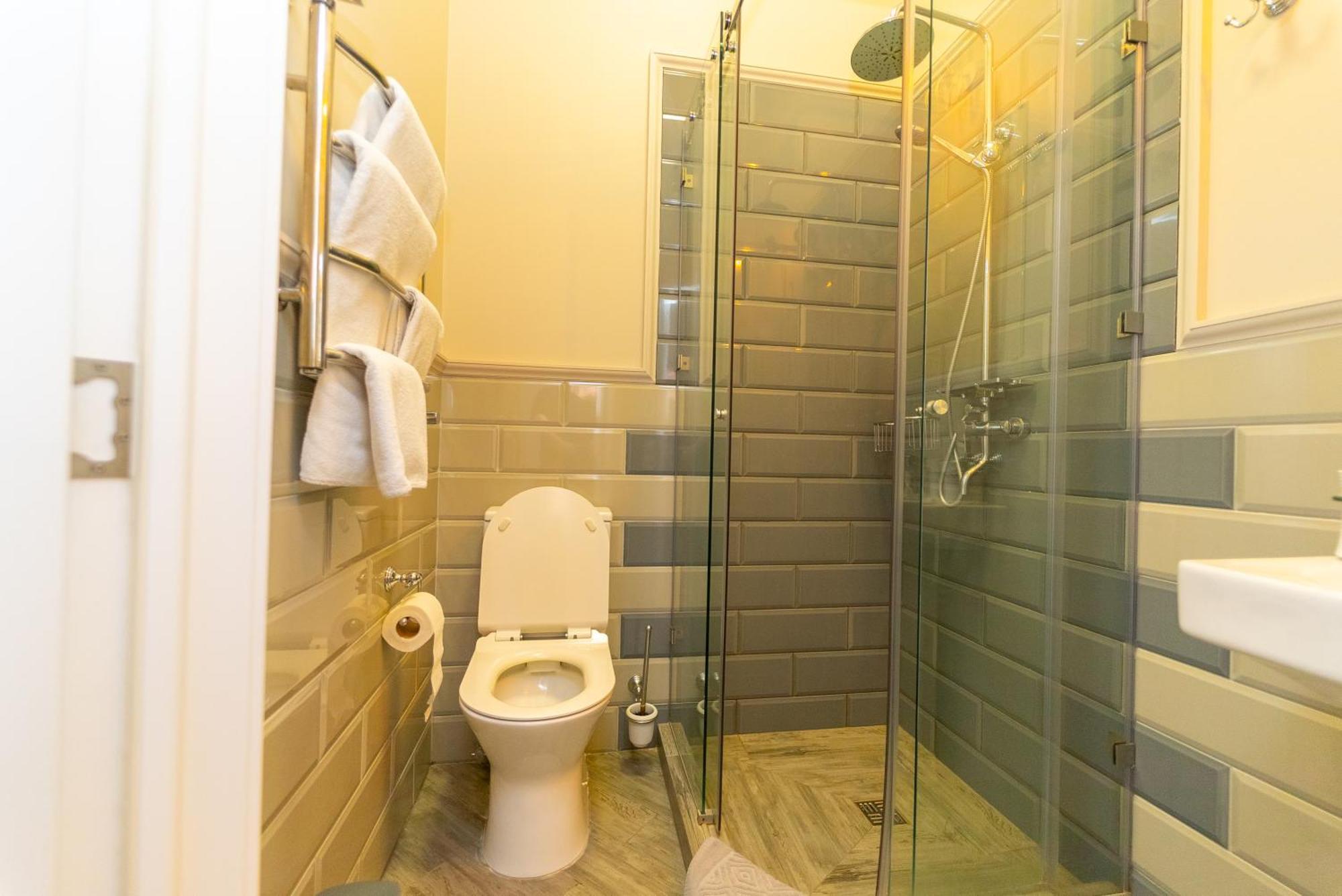 Maner Hotel Odessa Eksteriør billede
