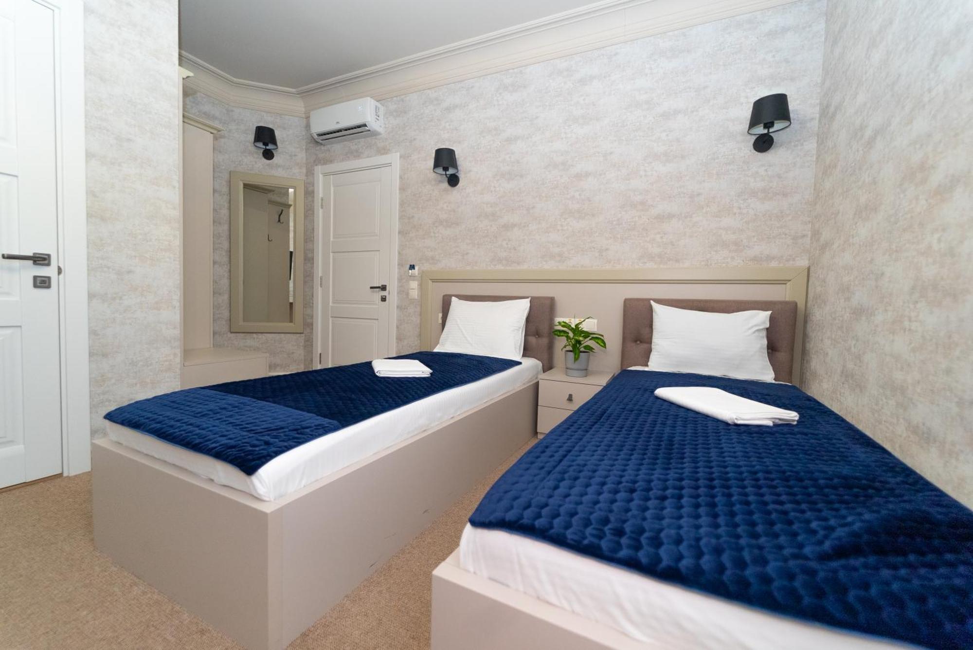 Maner Hotel Odessa Eksteriør billede