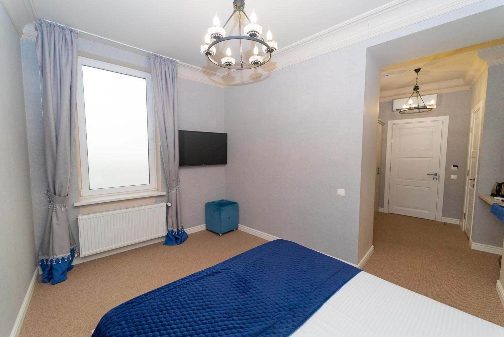 Maner Hotel Odessa Eksteriør billede