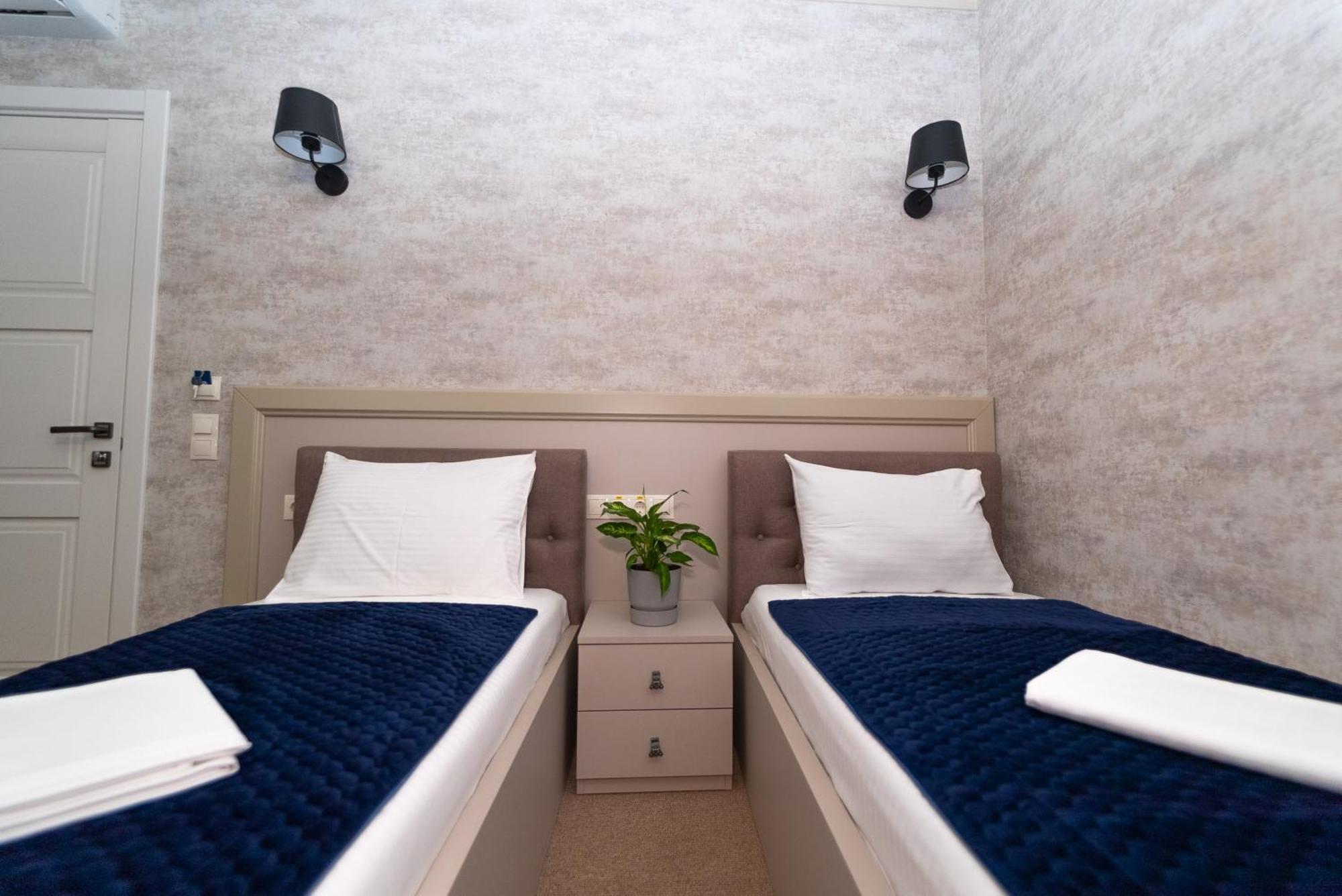 Maner Hotel Odessa Eksteriør billede